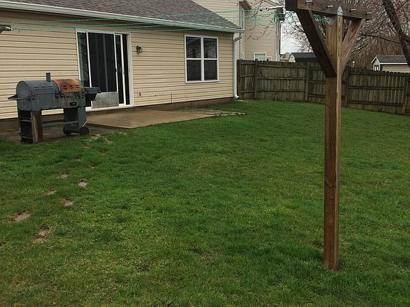 3rd image of 1128 Hornbeam Cir W