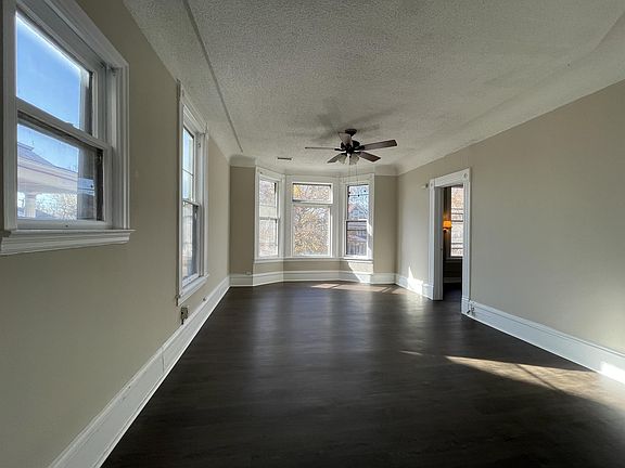 4th image of 2121 Bryant Ave S #2