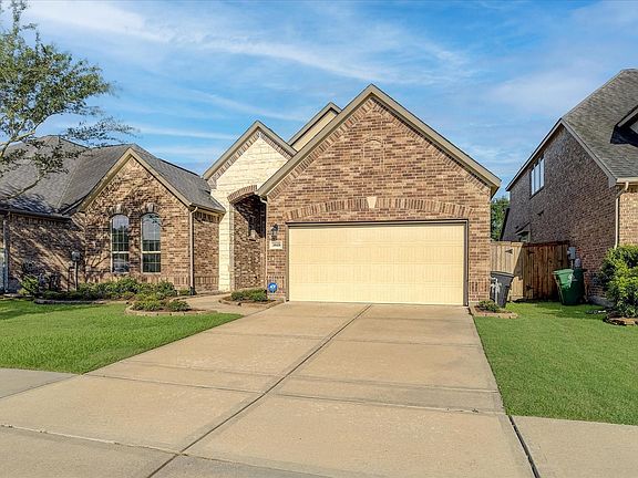 3rd image of 3818 Bandera Reserve Ln