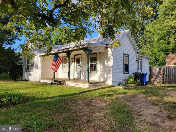 33 Poplar Ln, Indian Head, MD 20640