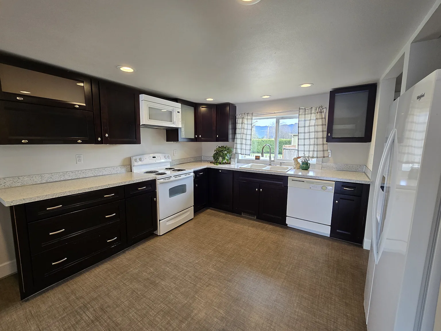 3 bed, $2,600 — Photo 4