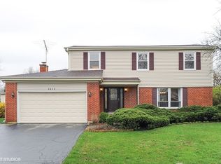 3413 River Falls Dr, Northbrook, IL