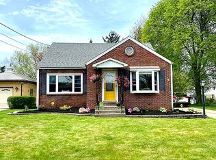 143 S Irwinwood Rd, Lancaster, NY 14086