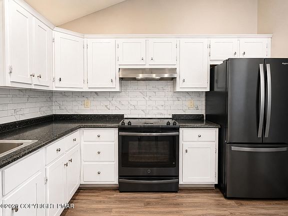 5th image of 3322 Woodland Dr