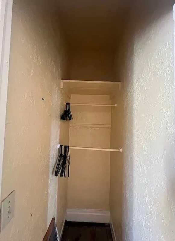 Studio, 1.0 bath, 350 sqft, $1,150 — Photo 3