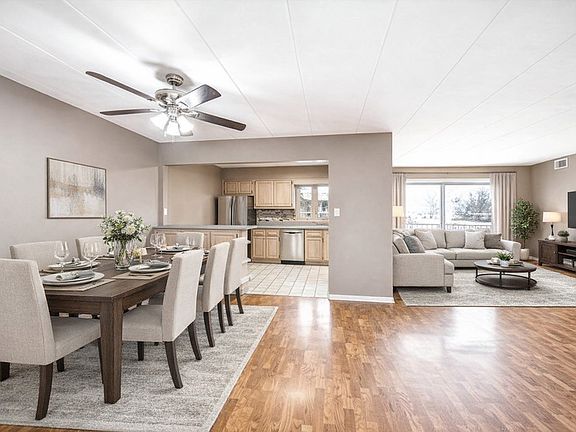 4th image of 9430 Greenbriar Dr APT 2H