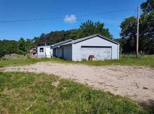 19901 Gore Rd, Ste Genevieve, MO 63670
