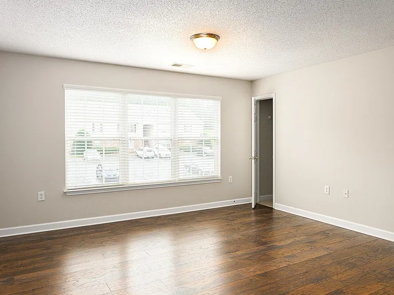 1845 Crest Hollow Dr #201 — Photo 2