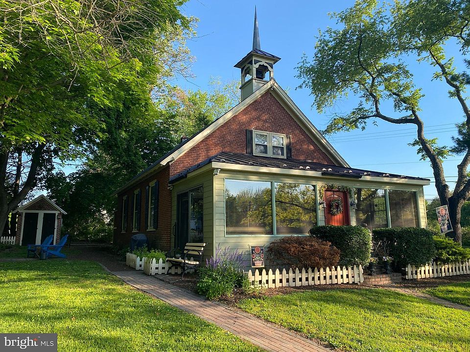 1st image of 601 Orchard Rd