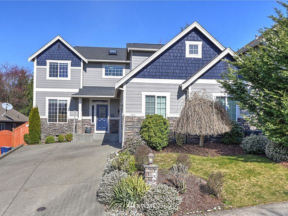 Gorgeous landscaping.