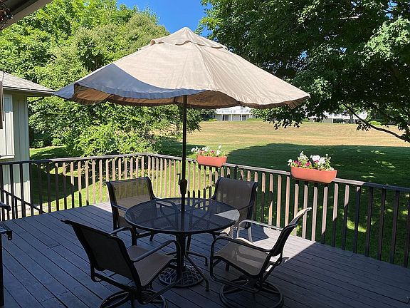 3rd image of 6357 Thornhills Ct SE