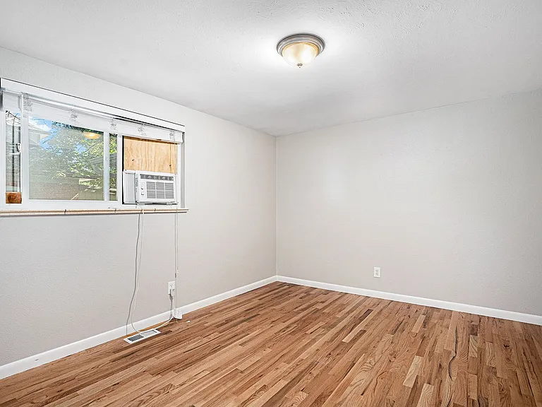 4132 N Zuni St — Photo 8