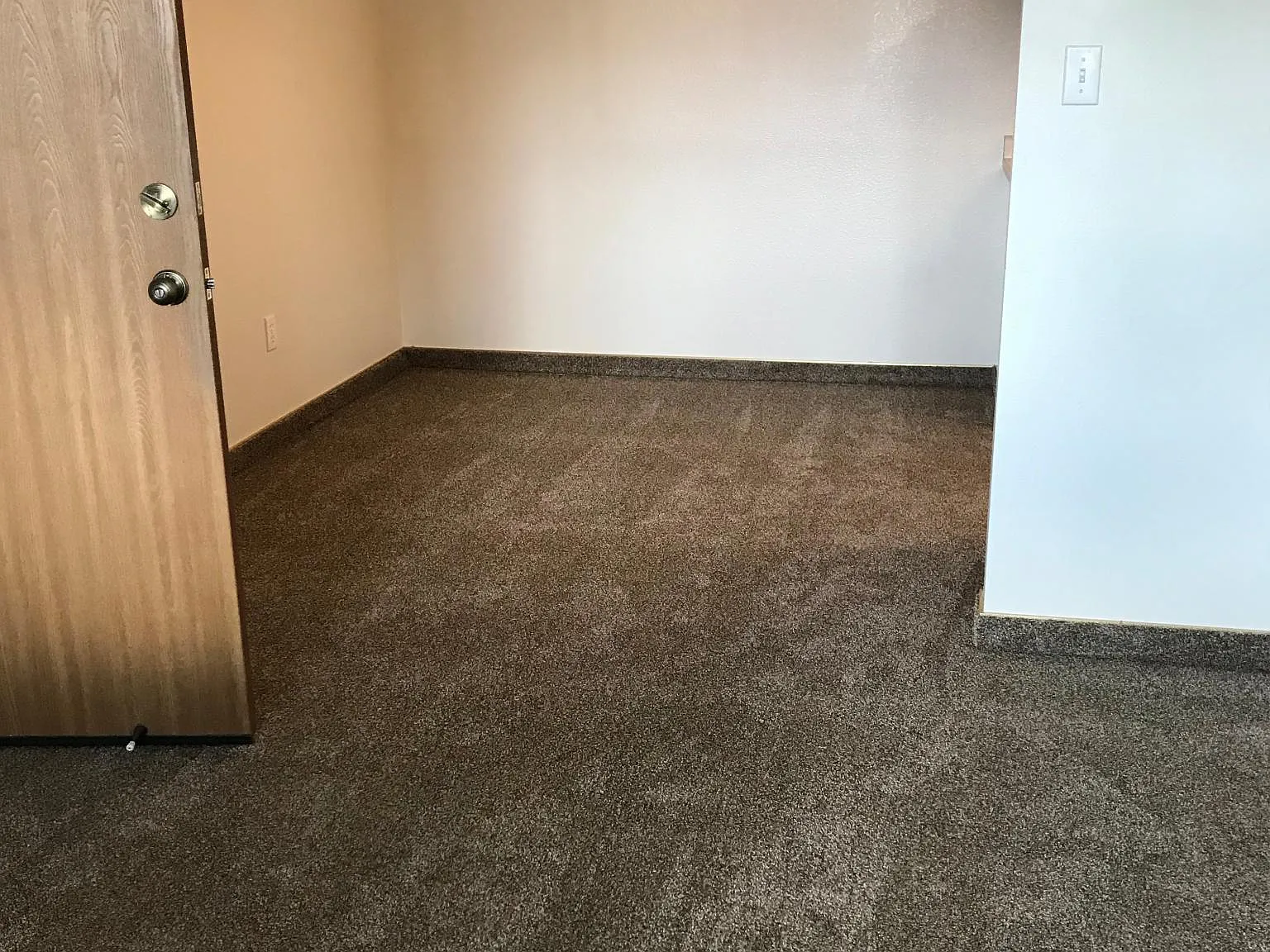 2 bed, 850 sqft, $1,000 — Photo 3