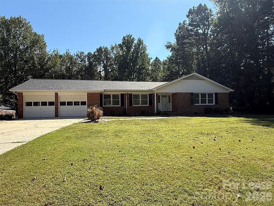 8806 Crestwood Dr