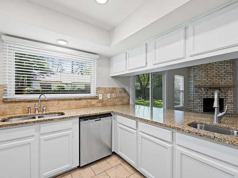 3218 Sycamore Springs Dr — Photo 11