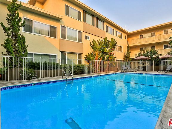 4th image of 1525 N Hayworth Ave APT 207