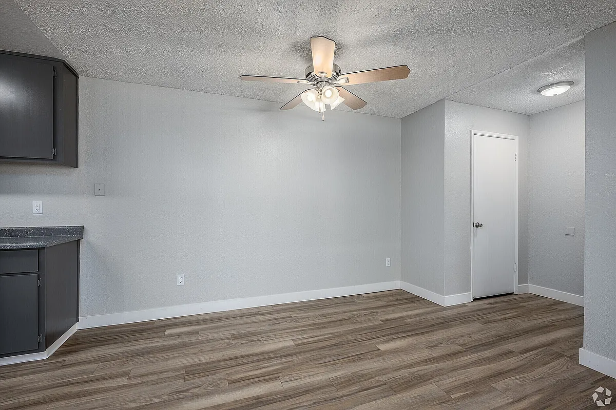 Dining Area - Arbor Ridge 2