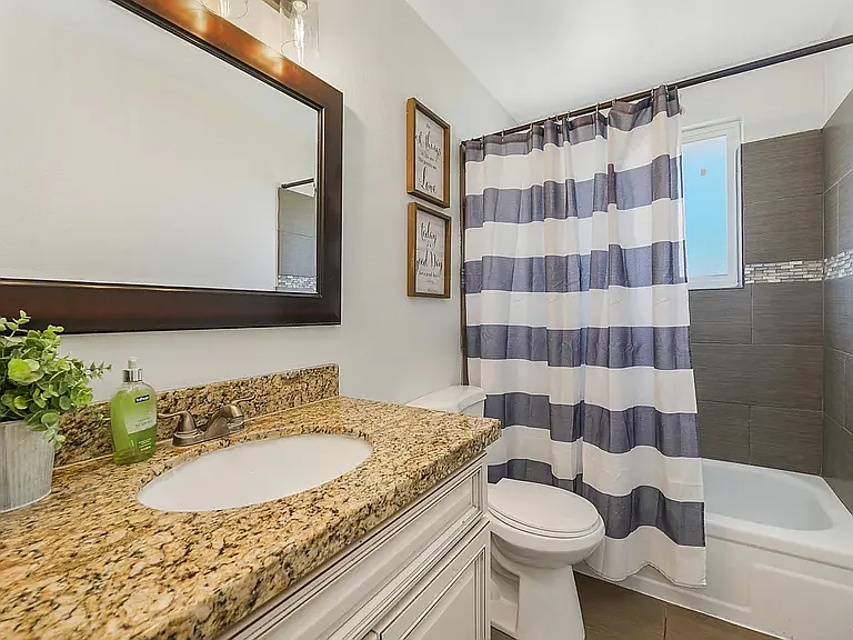 5 bed, 1848 sqft, $2,550 — Photo 3