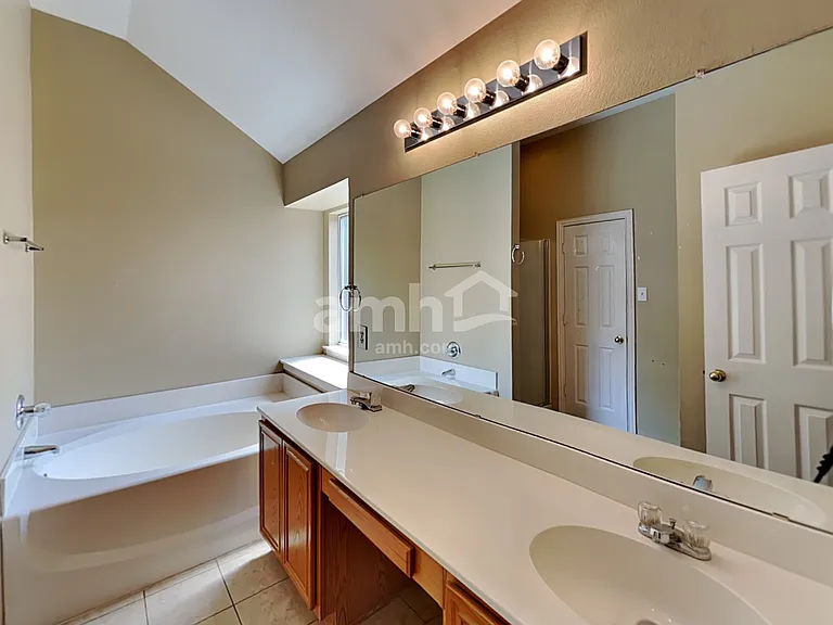 702 Bethany Lake Blvd — Photo 11