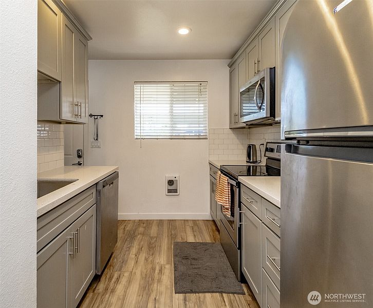 3rd image of 12416 SE 272nd # C