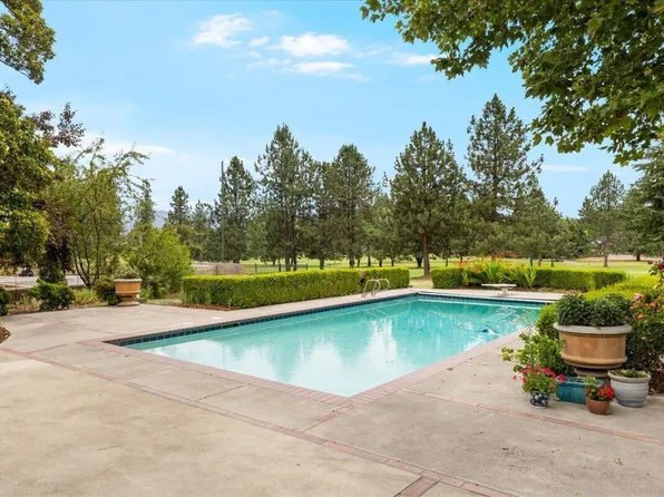 2956 Fairview Dr, Medford, OR 97504