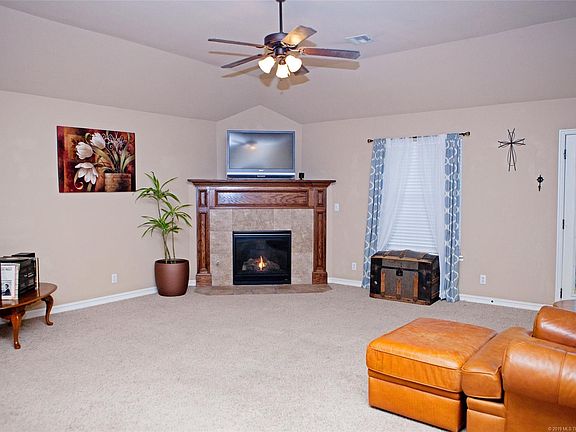 5th image of 3319 E Gillette St