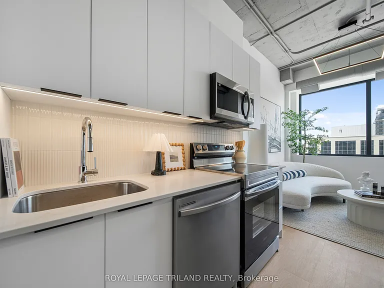 685 Richmond St #209 — Photo 8