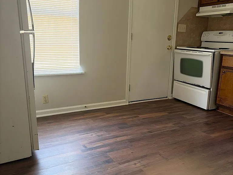 40 Monroe Ave — Photo 3