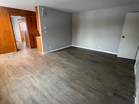 3rd image of 705 E Maple St APT 3A