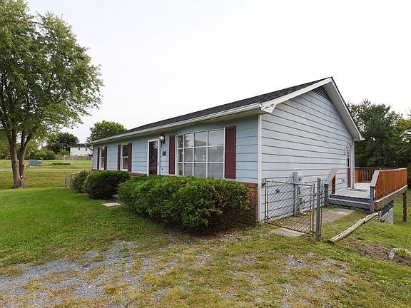 2nd image of 201 Somerset Dr