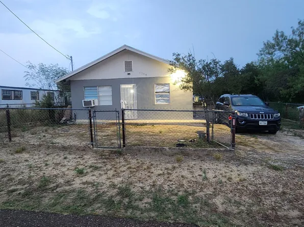 5308 Salvador Ln, Zapata, TX 78076