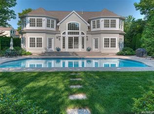 32 The Hts, Mashpee, MA 02649