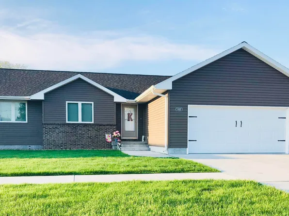 1009 2nd St, Gibbon, NE 68840