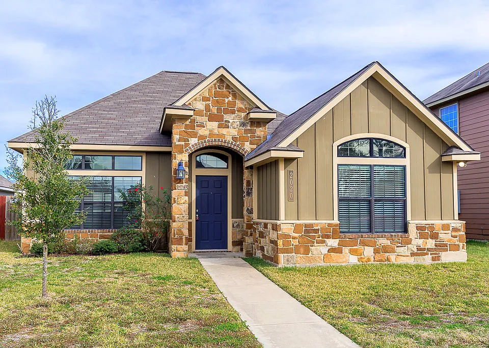 2020 Turning Leaf Dr
