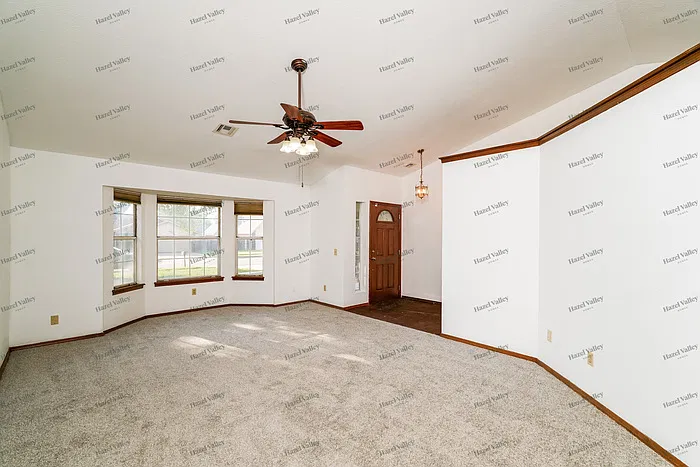 3 bed, 2.0 bath, 1672 sqft, $1,695 — Photo 3