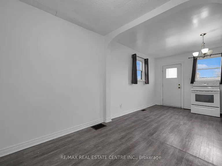 29 Harrison Ave — Photo 16