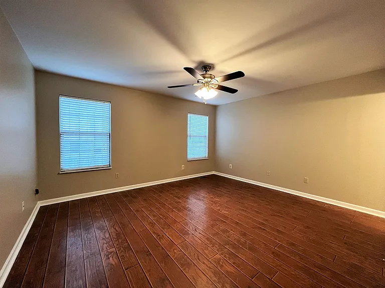 10025 Highgate Cir — Photo 9