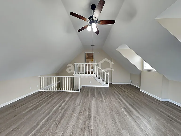 2702 Camden Ct — Photo 15