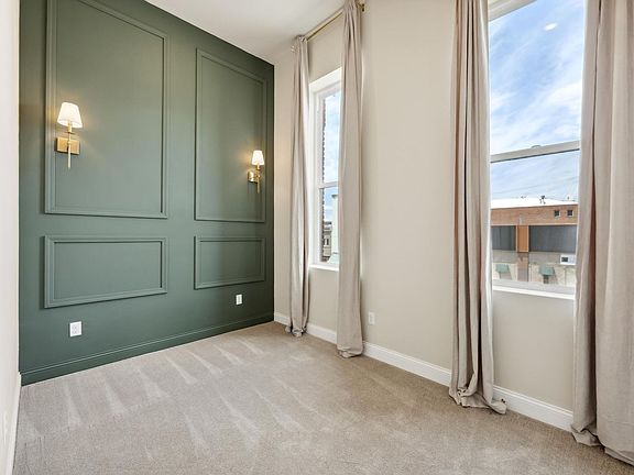 4th image of 144 W Park St #2B