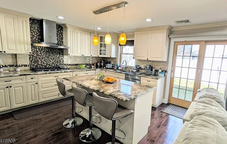 385 Allentown Rd — Photo 6