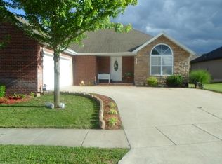 1122 N Gretchen St, Nixa, MO 65714
