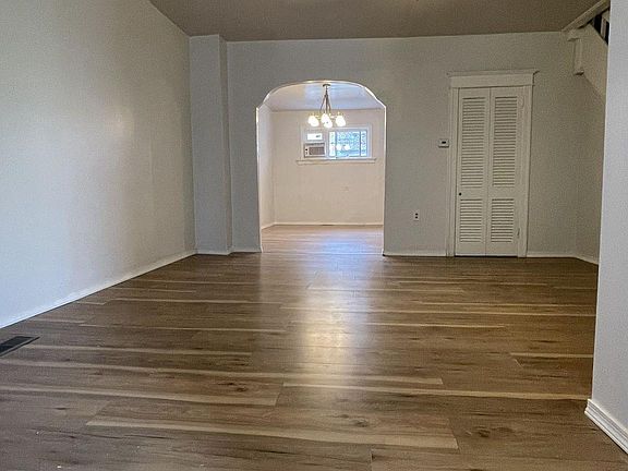 4th image of 5503 Warrington Ave