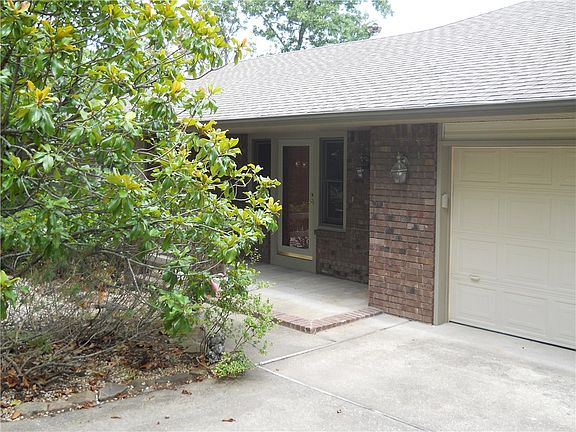 3rd image of 29 Brittany Ln