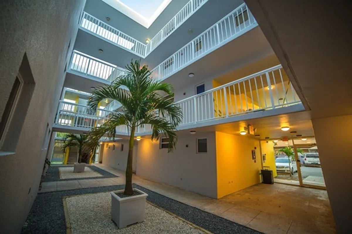 Building Photo - Giovanna Apartments