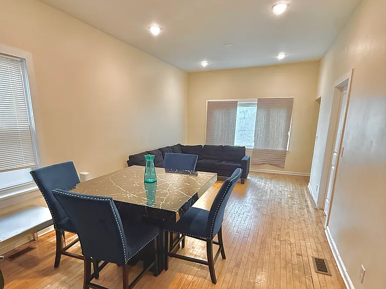 1724 W 99th St — Photo 13