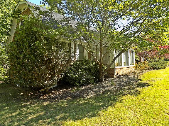 2nd image of 106 Peachtree Dr