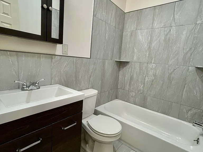 112 N 34th St #1F — Photo 8