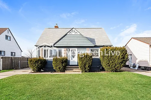 15810 Harrison Dr Photo 1