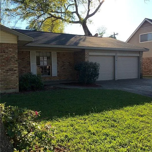 129 Fountain Dr — Photo 2