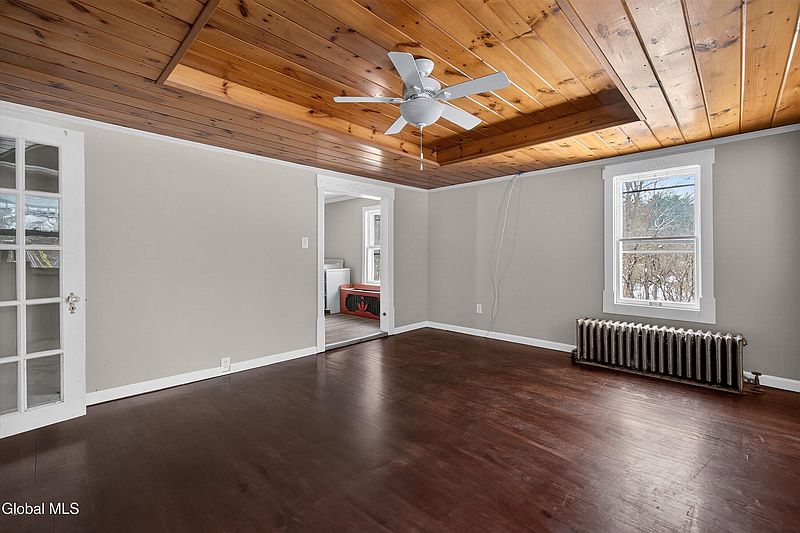 5th image of 341 W Maple Street